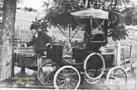 vintage-photo-1899-locomobile.jpg (46883 bytes)